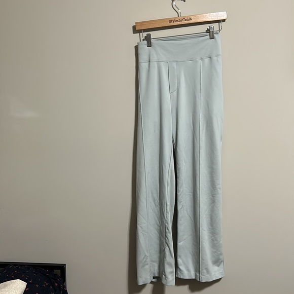 Athleta Eastbound Wide Pant Coast Grey Commuting Travel Work Spandex Sz 18 - Picture 4 of 12